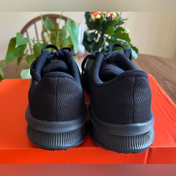 Nike Ladies Downshifter 11 Running Shoe Size 7 1/2 New in the Box! - Picture 7 of 10